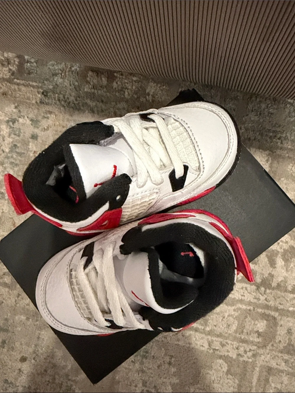Jordan 4 RETRO Baby White and Red Low-Top Sneakers